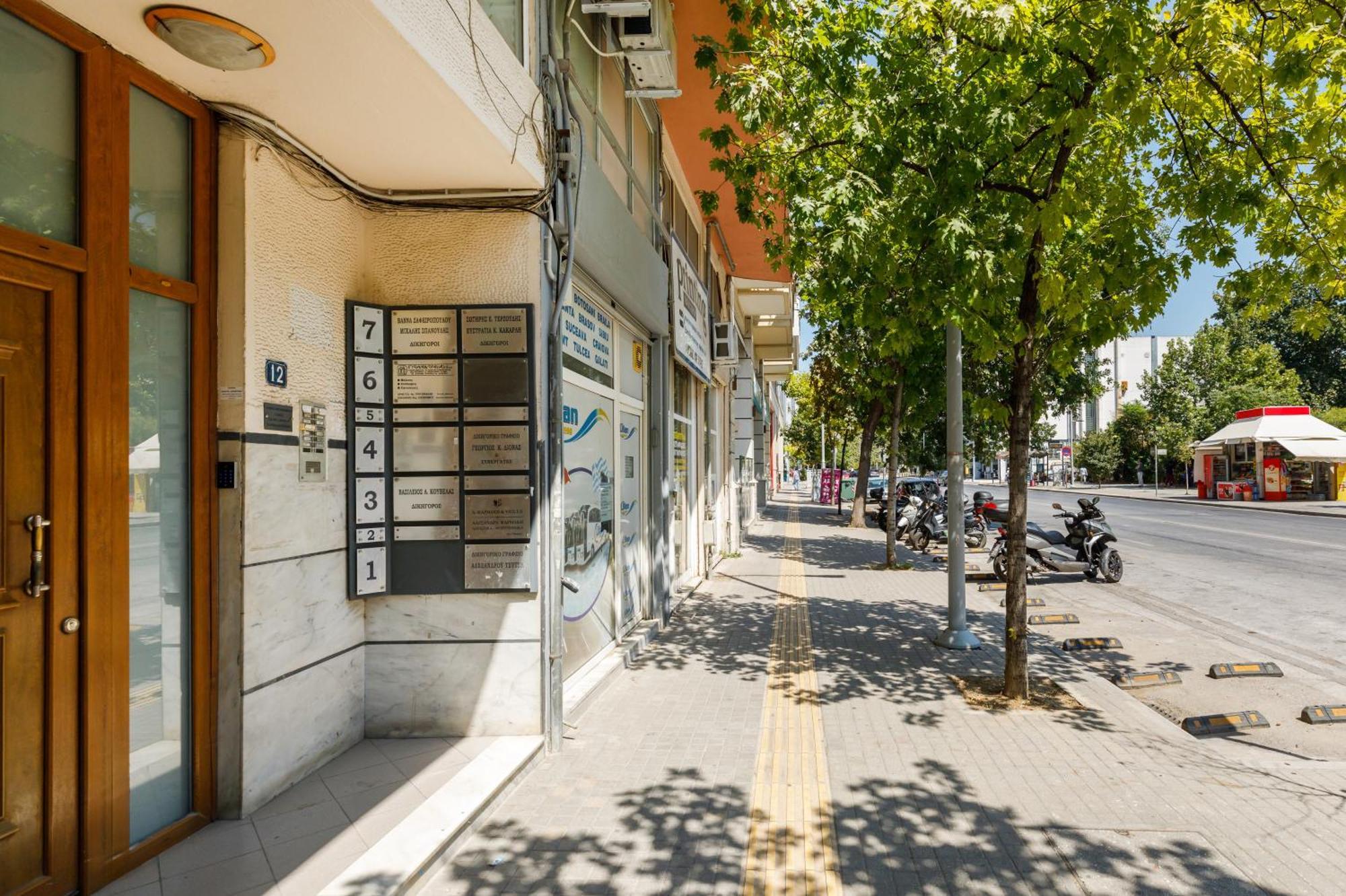 Lorian Suite By Alchemia Parking Thessaloniki Exterior photo